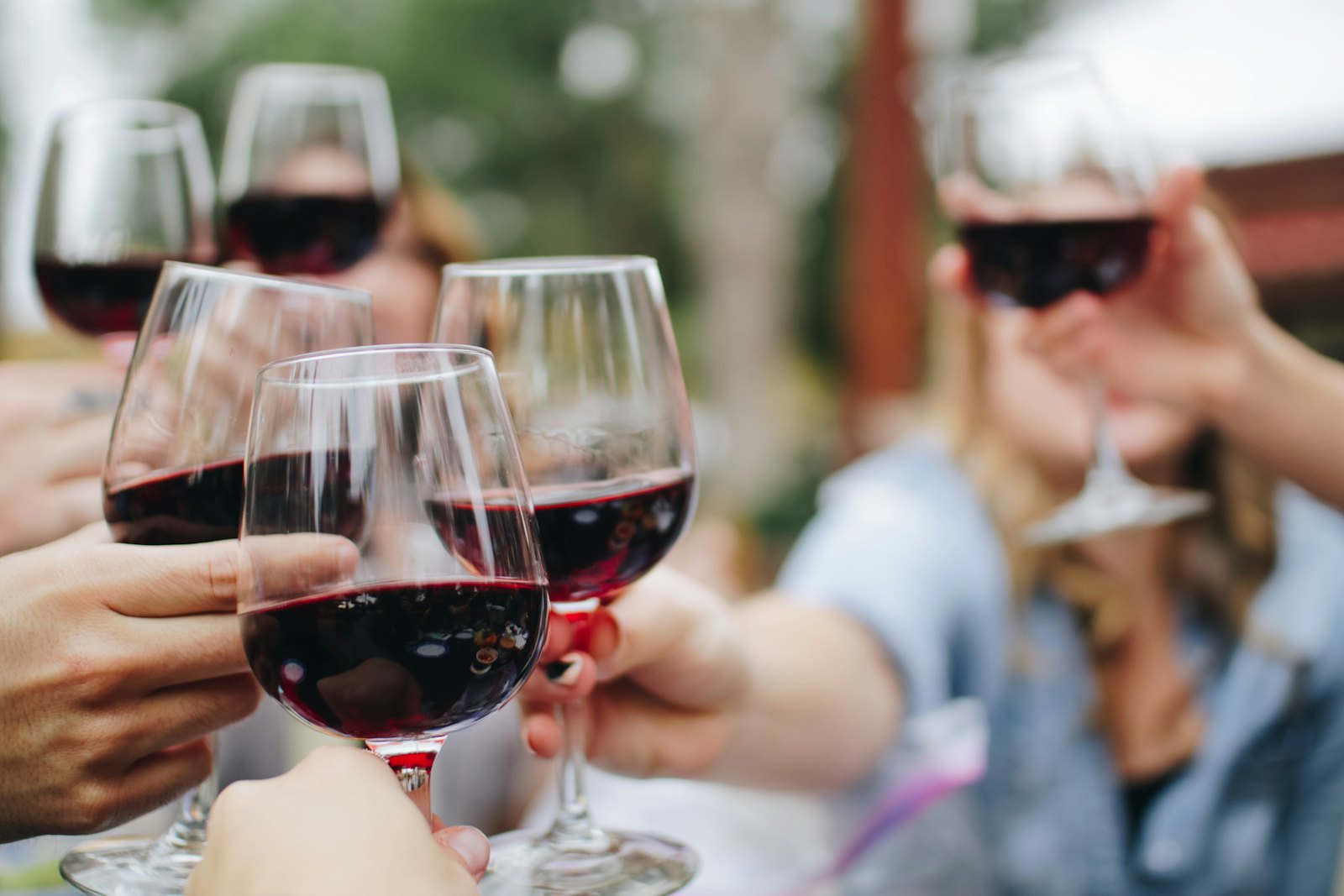 A flight of mead and wine in the Cleveland tasting room